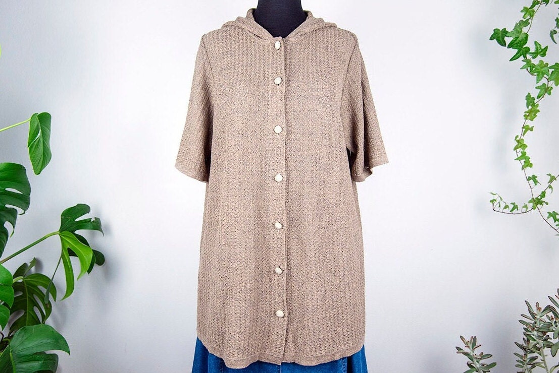 Vintage Beige Kapuzen Kurzarm Button Up Cardigan von BoBoVintage