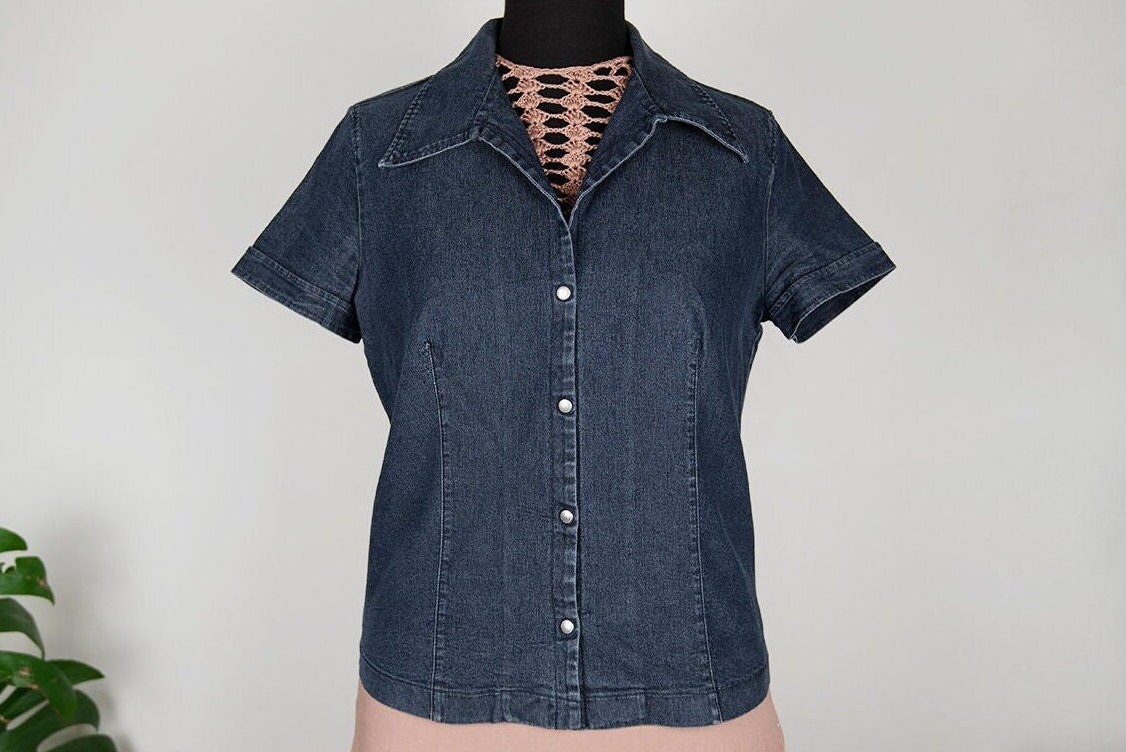 Vintage Blau Stretchy Denim Kurzarm Shirt von BoBoVintage