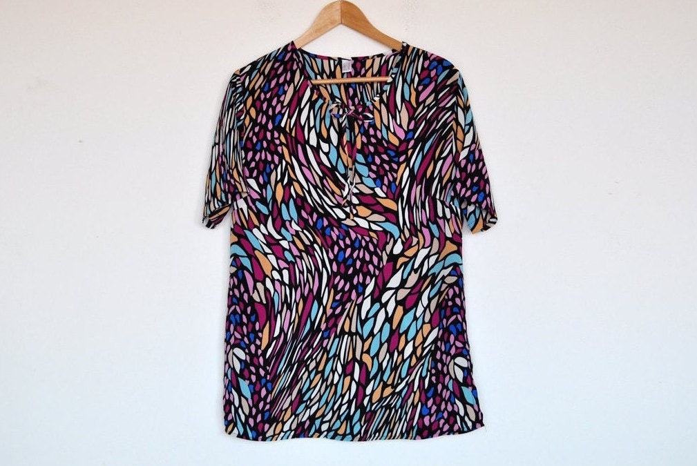 Vintage Bunte Abstrakte Druck Über Kurzarm Boxy Bluse von BoBoVintage