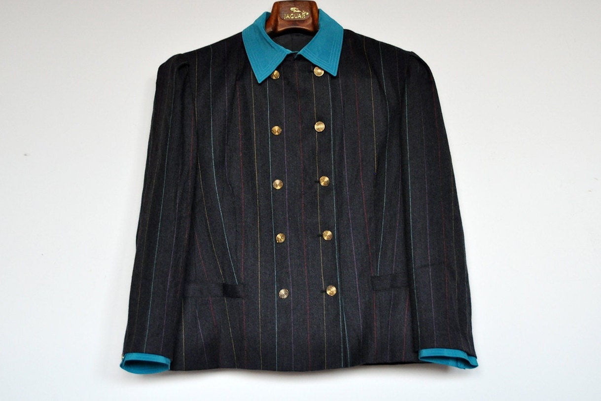 Vintage Grau Und Multicolor Streifen Gefälschte Zweireihige Blazer Jacke von BoBoVintage