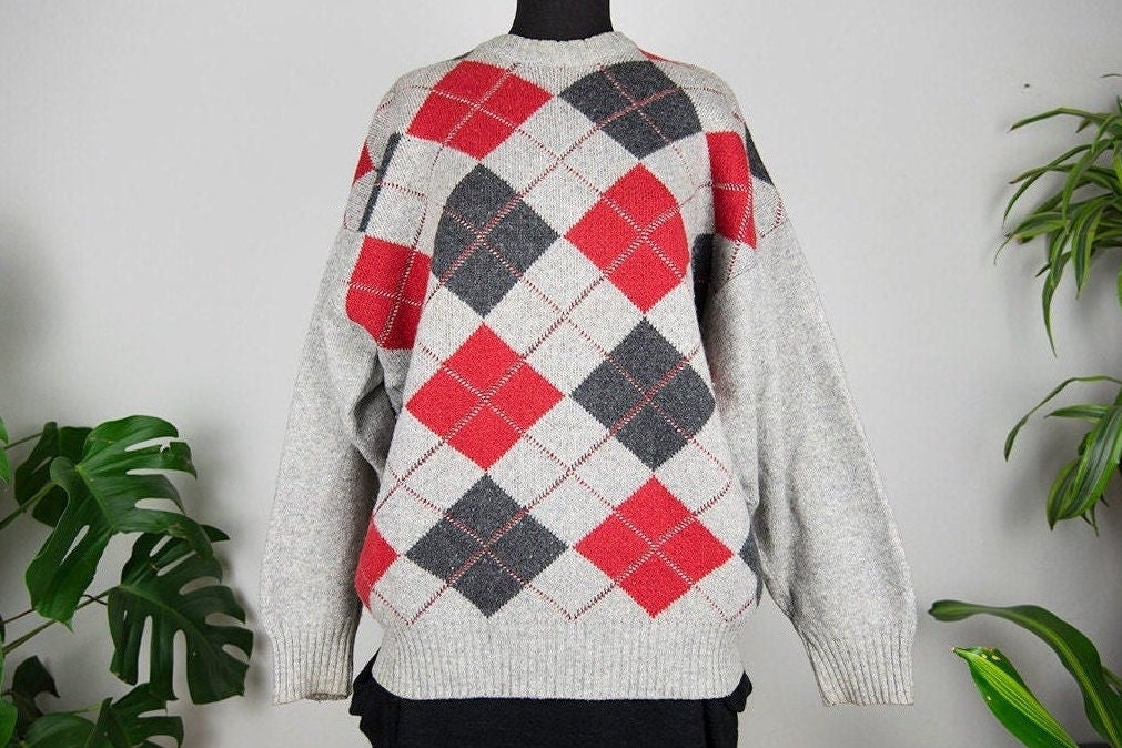 Vintage Grauer Und Roter Argyle Strickpullover von BoBoVintage