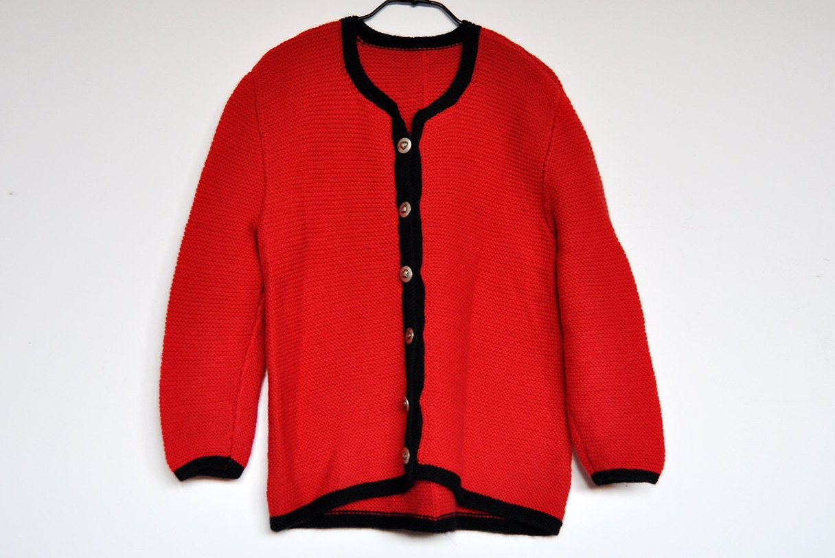 Vintage Handgemachte Rote Strickjacke Vintage Handgemachte Rote Strickjacke von BoBoVintage