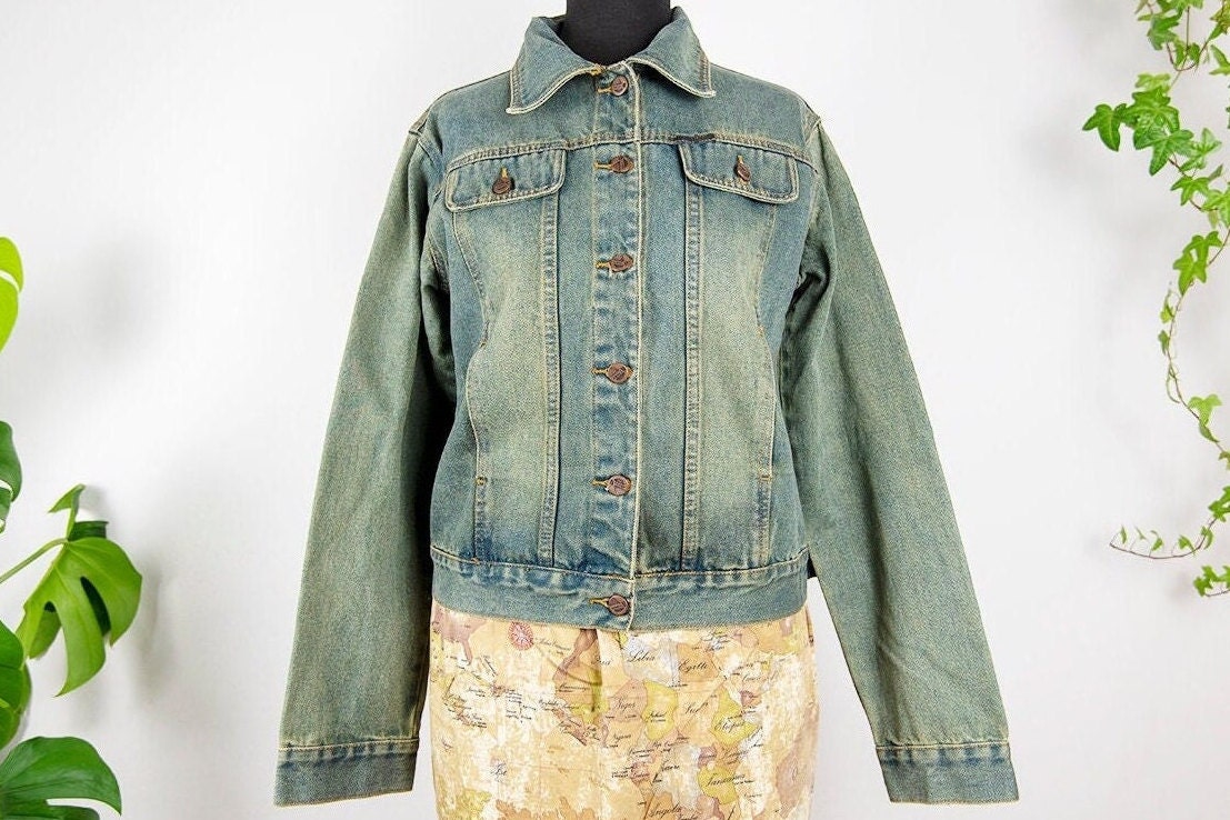 Vintage Hellblaue Jeansjacke von BoBoVintage