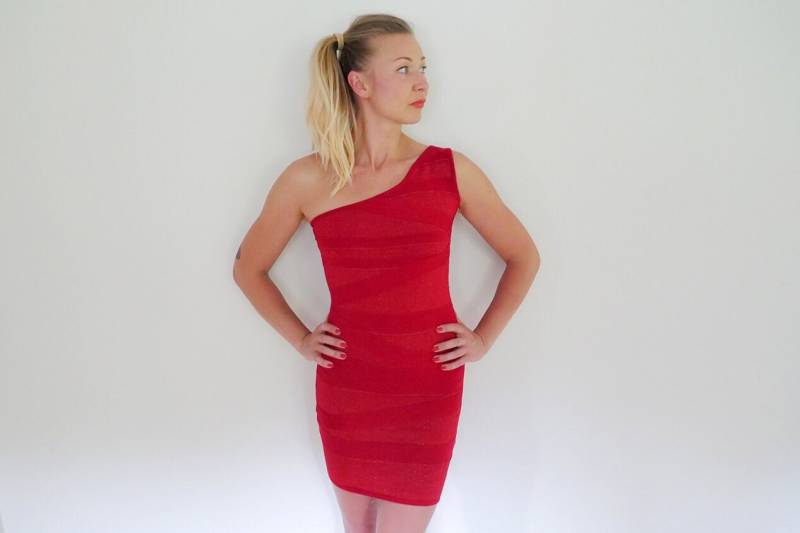Vintage Metallic Rot Gestreift Stricken Single Schulter Riemen Body Con Mini Kleid von BoBoVintage