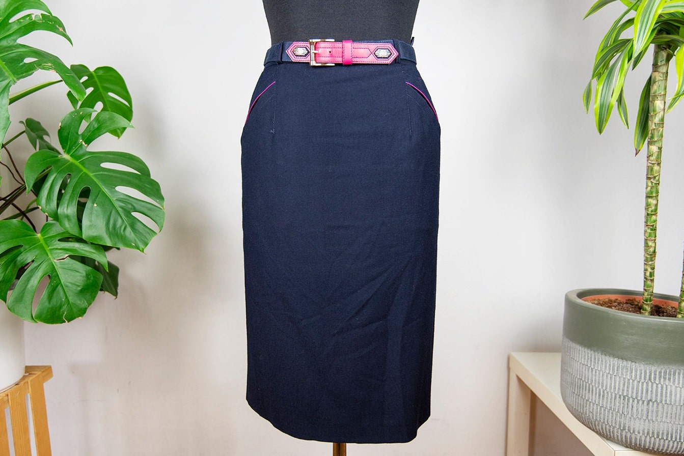 Vintage Navy Blauer Hohe Taille Bleistift Midi Rock von BoBoVintage