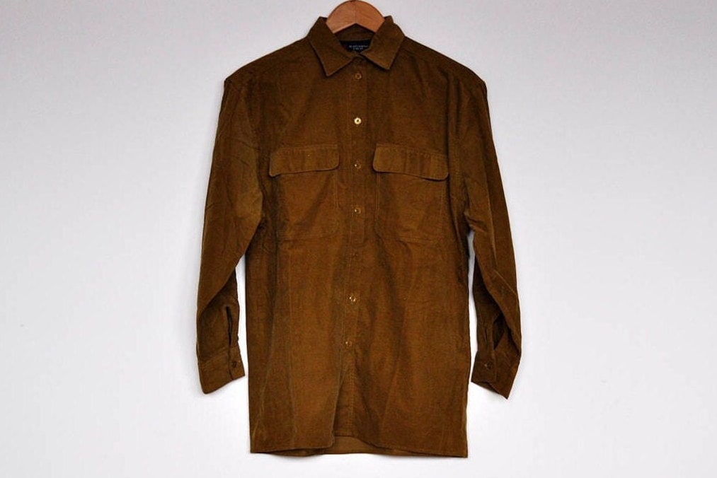 Vintage Olivgrün Cord Langarm Langes Button-Down-Long-Shirt von BoBoVintage