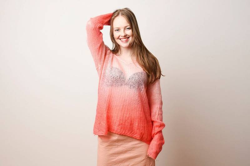 Vintage Ombre Rosa Lose Stricken Fuzzy Semi Sheer Pullover von BoBoVintage