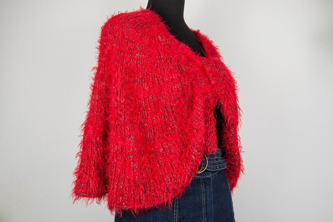 Vintage Rote Fuzzy Metallic Stricken Capelet Top von BoBoVintage