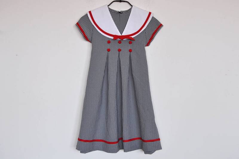Vintage Schwarz Weiß Gingham Babydoll Kleidchen Vintage Schwarz Weiß Gingham Babydoll Kleidchen von BoBoVintage