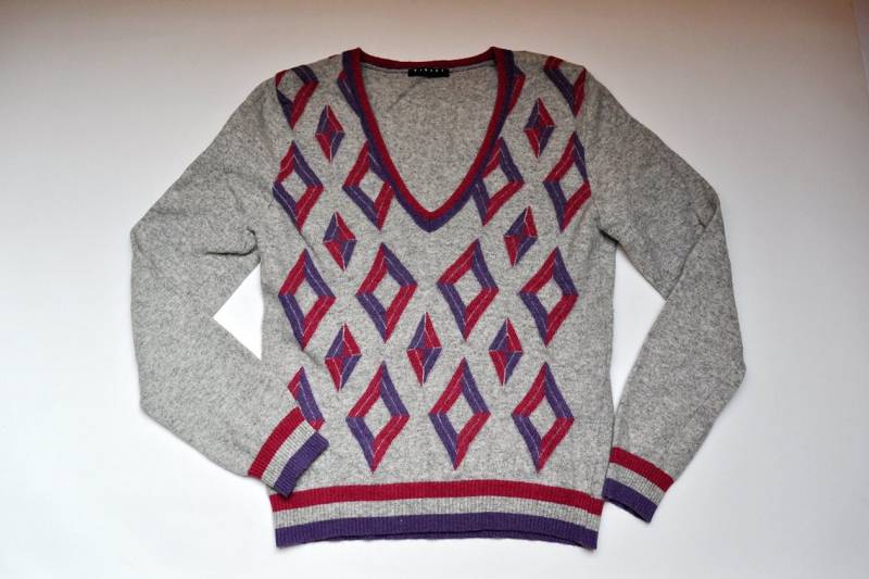 Vintage Sisley Grau Rosa Und Lila Harlekin Muster V-Ausschnitt Strickpullover von BoBoVintage