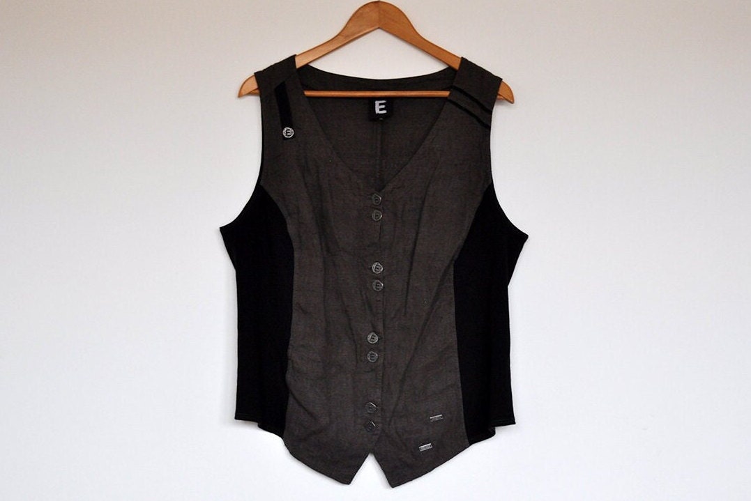 Vintage Taupe Und Schwarze Weste Mit Knöpfen von BoBoVintage