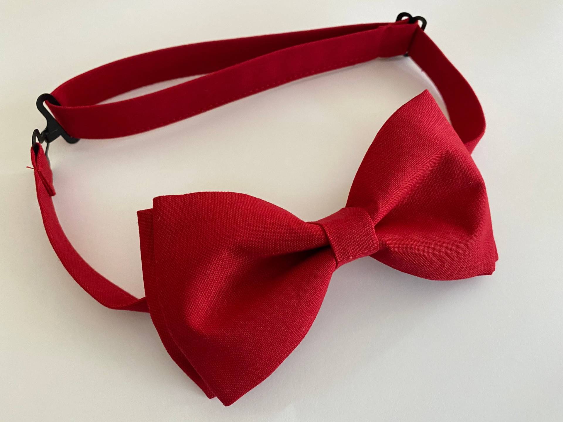 Valentinstag Fliege. Rote Fliege. Apfelrote Kinder/Erwachsene. Tiefrote von BoWagon