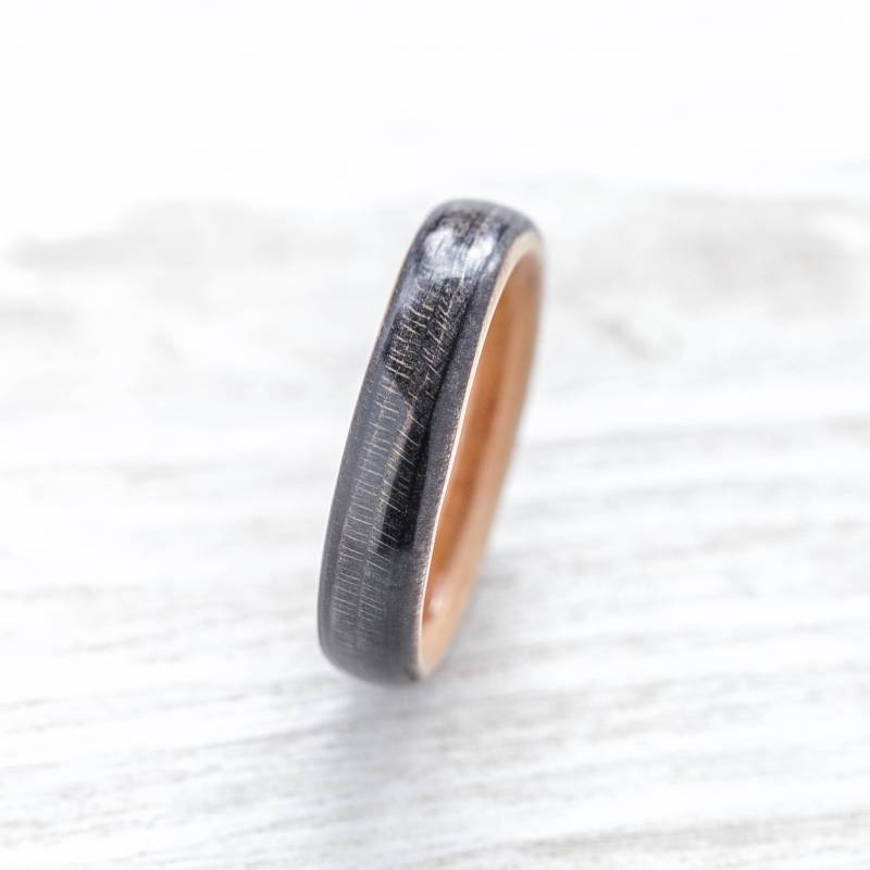 Holzring - Skateboard Ring Geschenk Recycled Skateboards Eheringe Jahrestag Wasserdicht Skate von BoardThing