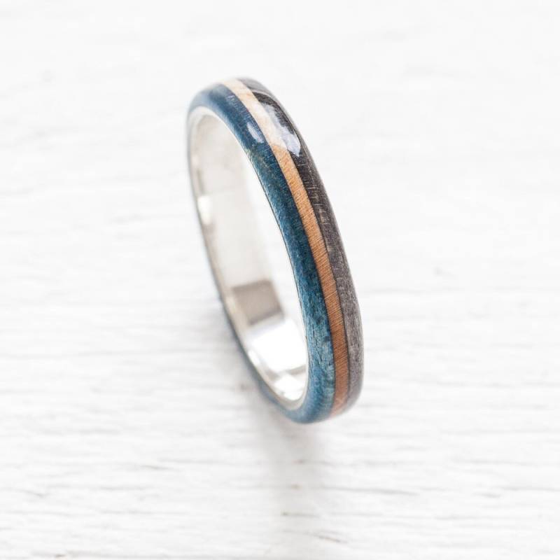 Skateboard Ring Silber - Wasserdicht Recycled Skateboards Ehering Upcycled Schmuck Geschenk von BoardThing