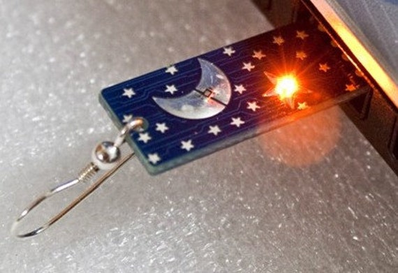 Platinen Ohrringe Mit Mond Und Sternen von Boardaments