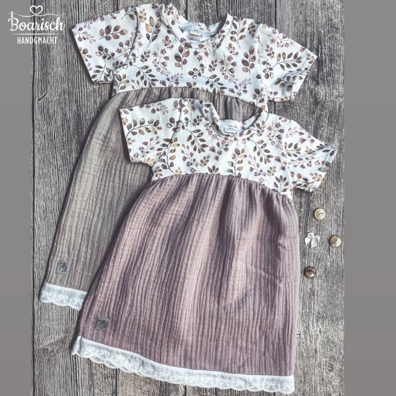 Luftiges Sommerkleid Mit Rüsche von Boarischhandgmacht