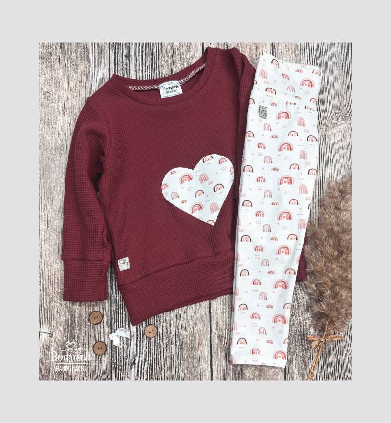 Pullover Waffeljersey Mit Herzapplikation "Rot Regenbogen" Baby/Kinder von Boarischhandgmacht