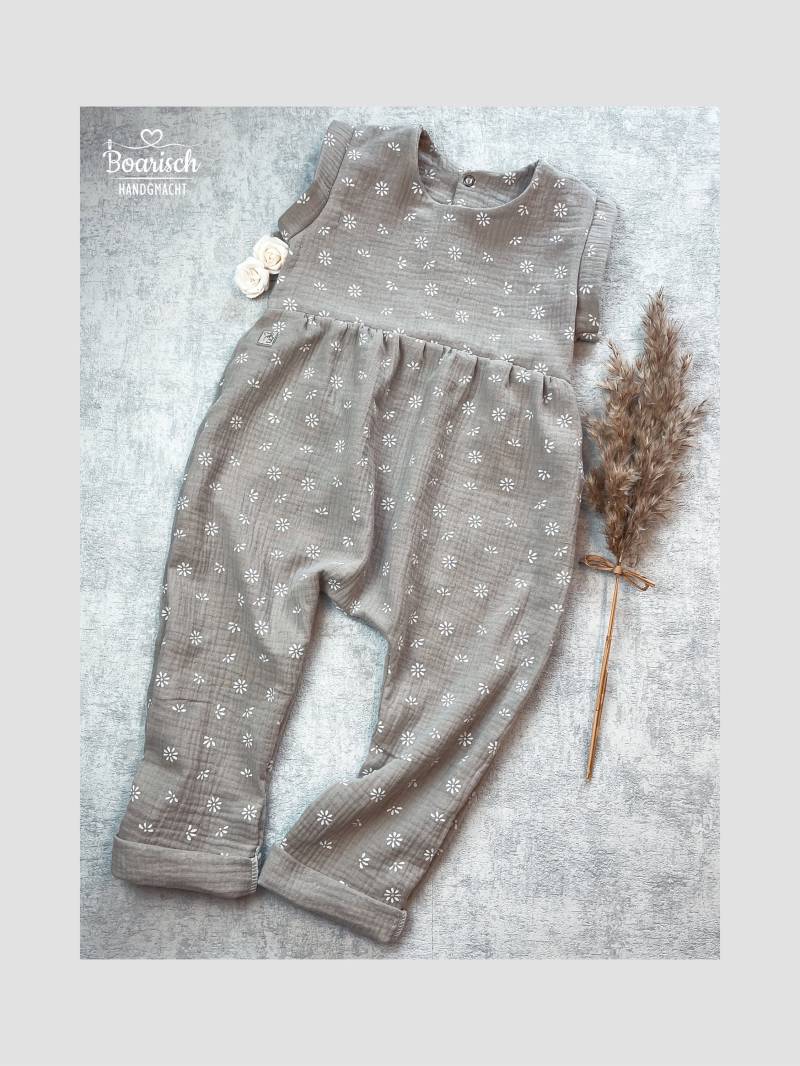 Romper Baby/Kinder Musselin Grau-Beige von Boarischhandgmacht