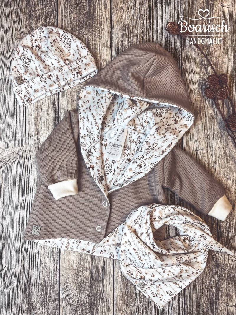 Übergangsjacke "Trockenblumen Waffeljersey Sand", Babys/Kinder, Mit/Ohne Halstuch Und Mütze von Boarischhandgmacht