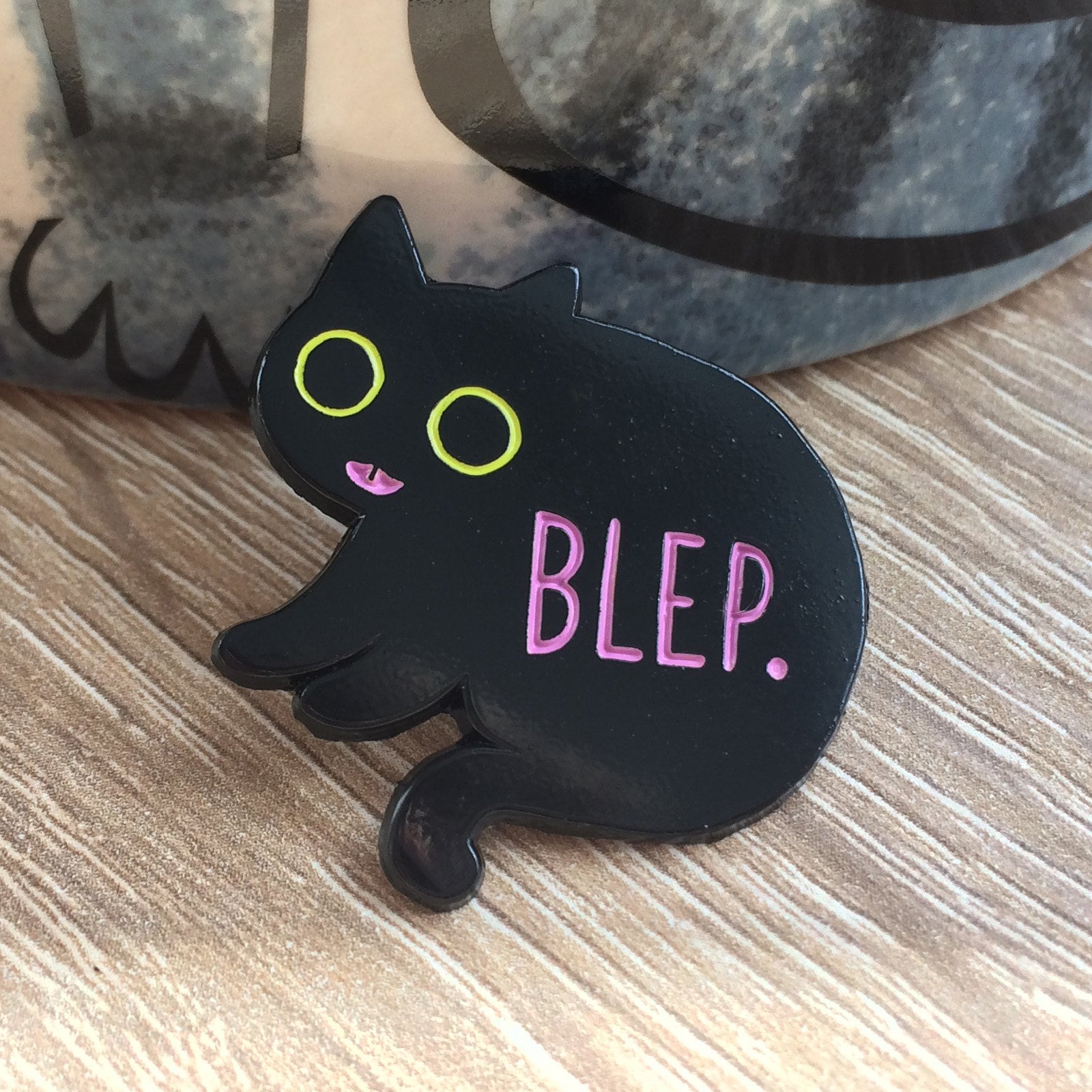 Blep Enamel Pin Anstecker Blep Enamel Pin Anstecker von BoatofBees