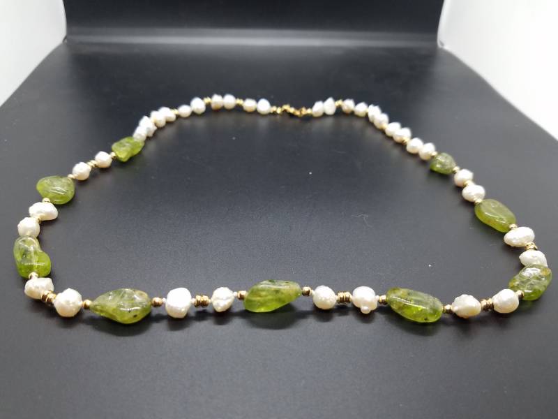 Peridot Nuggets Und Barocke Süßwasserperlen von BobGoolsbyDesigns