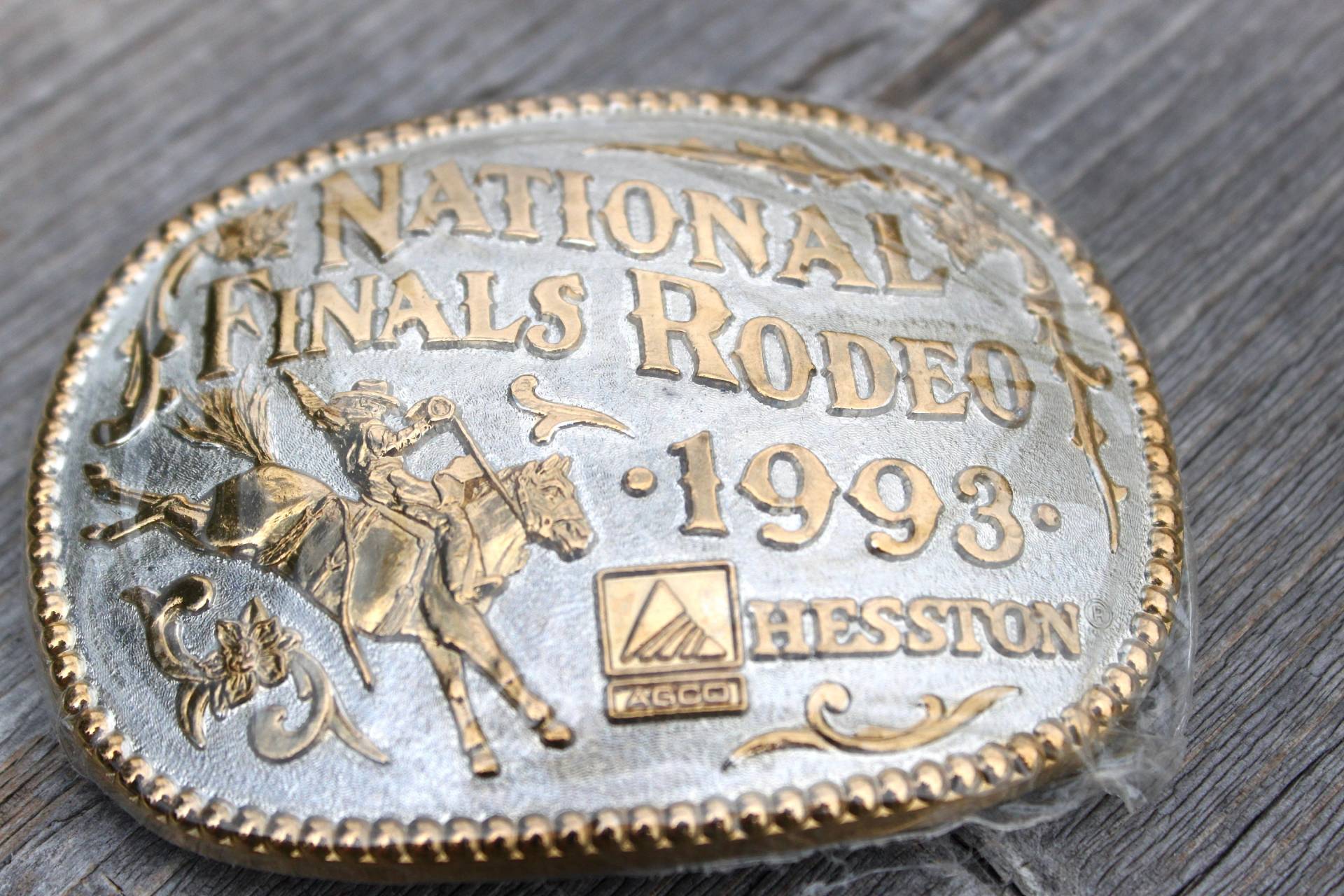 Agco/Hesston 1993 Nfr Gold & Silber Gürtelschnalle Nie Getragen von BobYBuckles