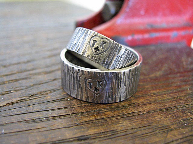 Herz Auf Baumrinde Seine Und Sie Hochzeitstag Jahrestag Engagement Set Passende Bands Herz Auf Baumrinde Seine Und Sie Hochzeitstag Jahrestag Engagement Set Passende Bands von BobbiShafferIngram