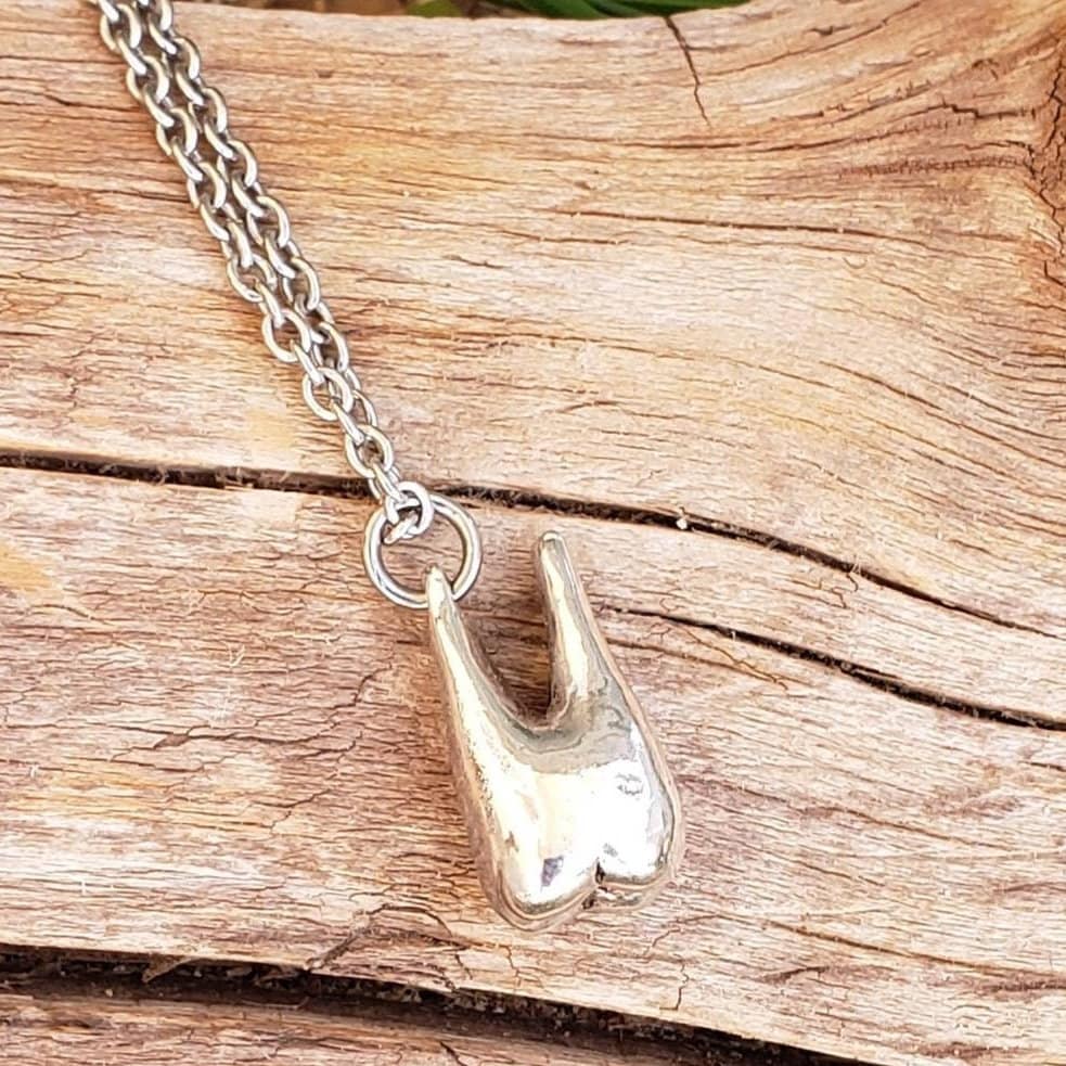 Zahn-Backenzahn-Halskette Für Alle Von Uns, Die Zähne Im Dentalbereich Lieben Zahn-Backenzahn-Halskette Für Alle Von Uns, Die Zähne Im Dentalbereich Lieben von BobbiesBeadsandBling