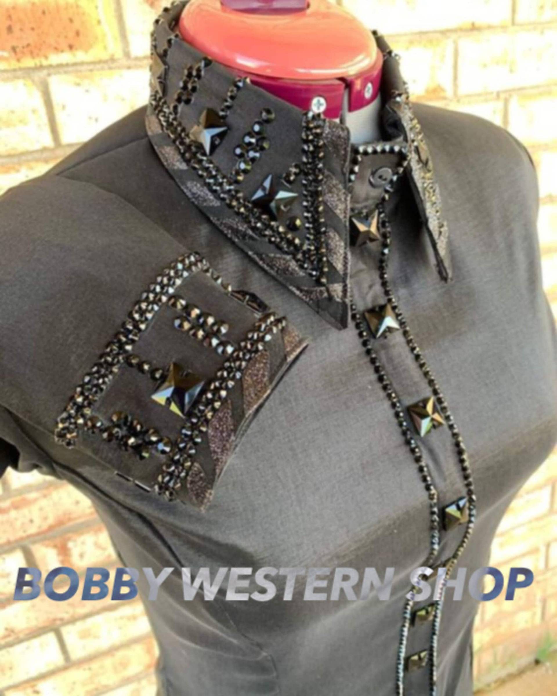 Maßgeschneidertes Schwarzes Western Show Shirt Mit Passender Satteldecke Für Rodeo Queen Dress Horse Riding Showmanship von BobbyWesternShop