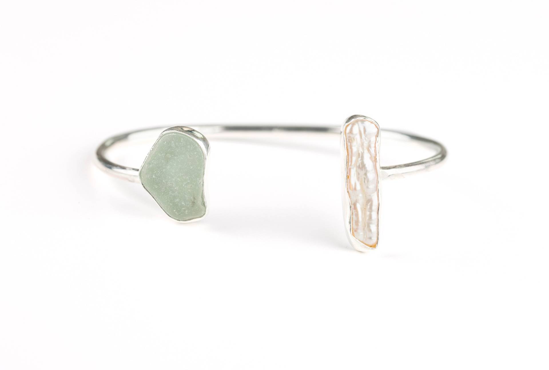 Armreif Mit Seeglas Und Perle, 925 Silber, Größe S von BobineStudio