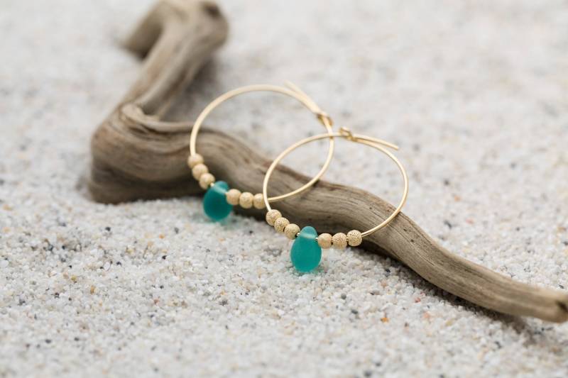 Goldene Creolen Mit Türkisem Glas, Vergoldetes 925 Silber von BobineStudio