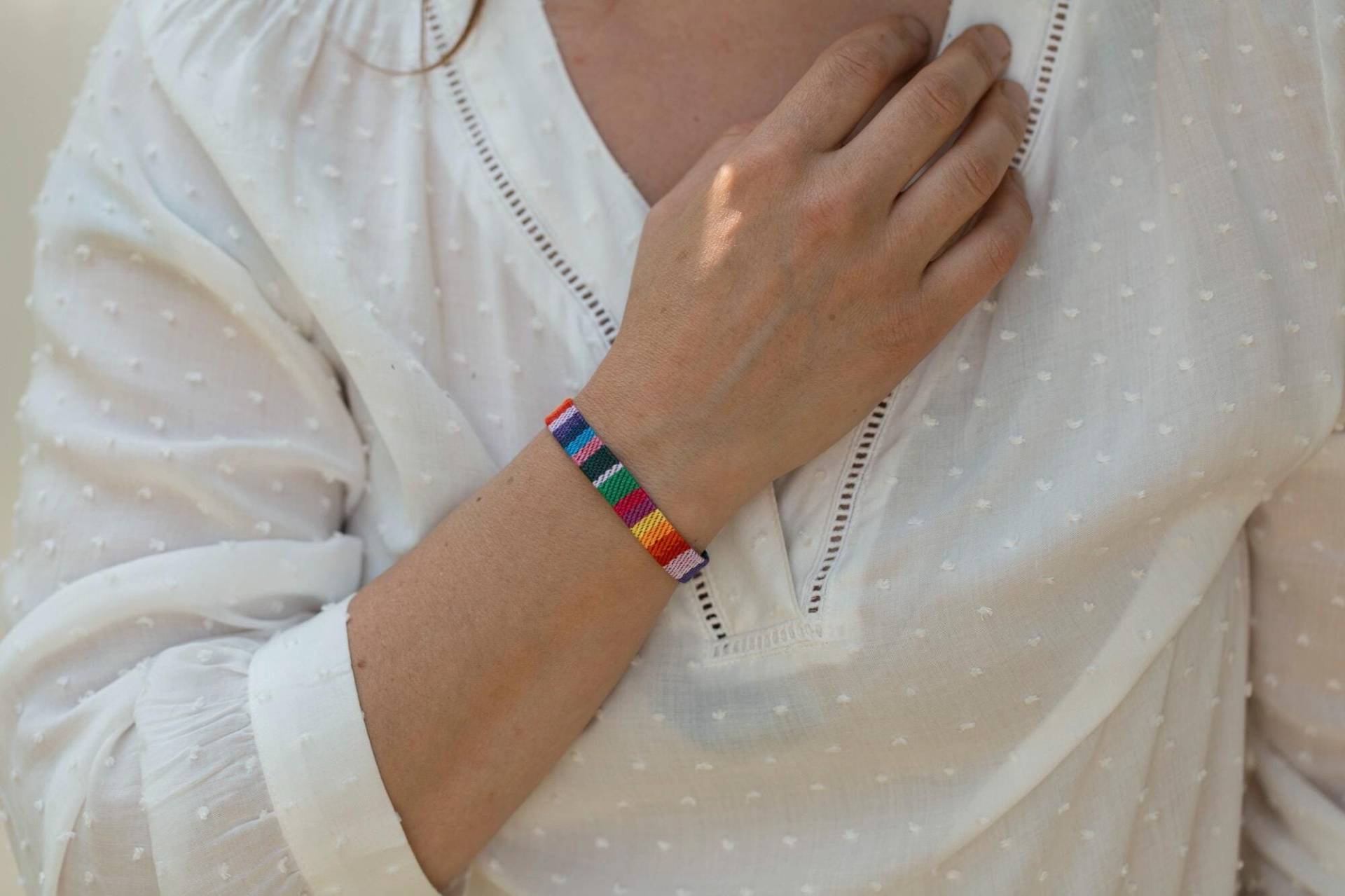 Regenbogen Armband Textil Armband, Freundschaftsband, Lgqbt Schmuck, Edelstahlverschluss von BobineStudio