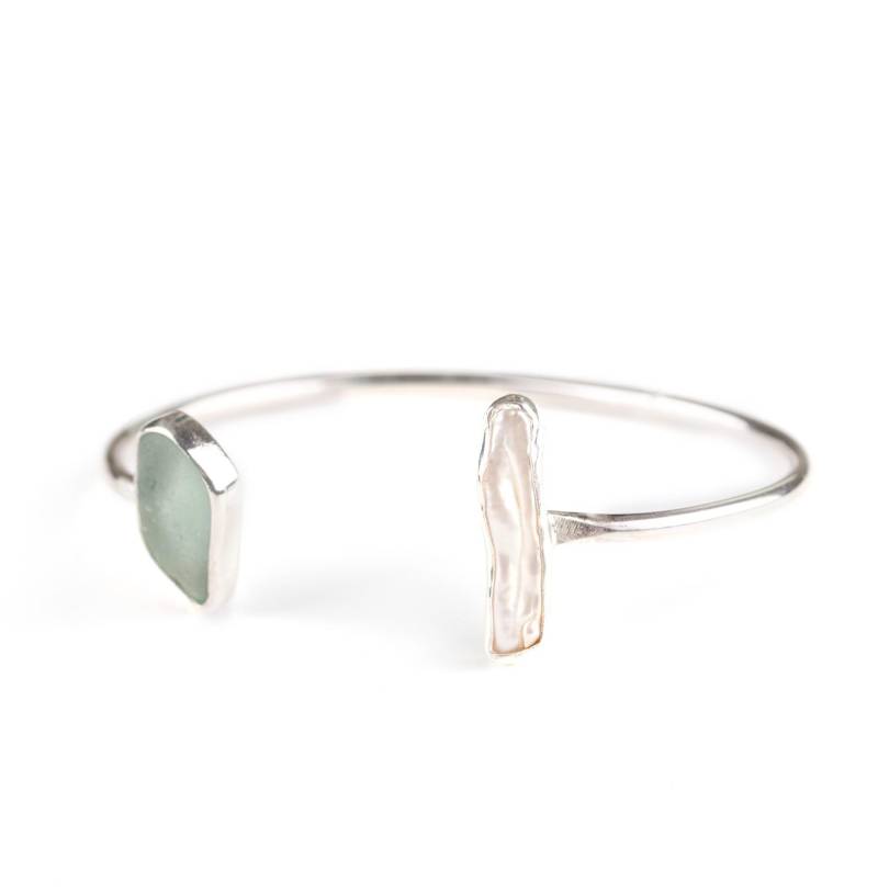 Seeglas Armreif Mit Perle, 925 Silber, Größe M von BobineStudio