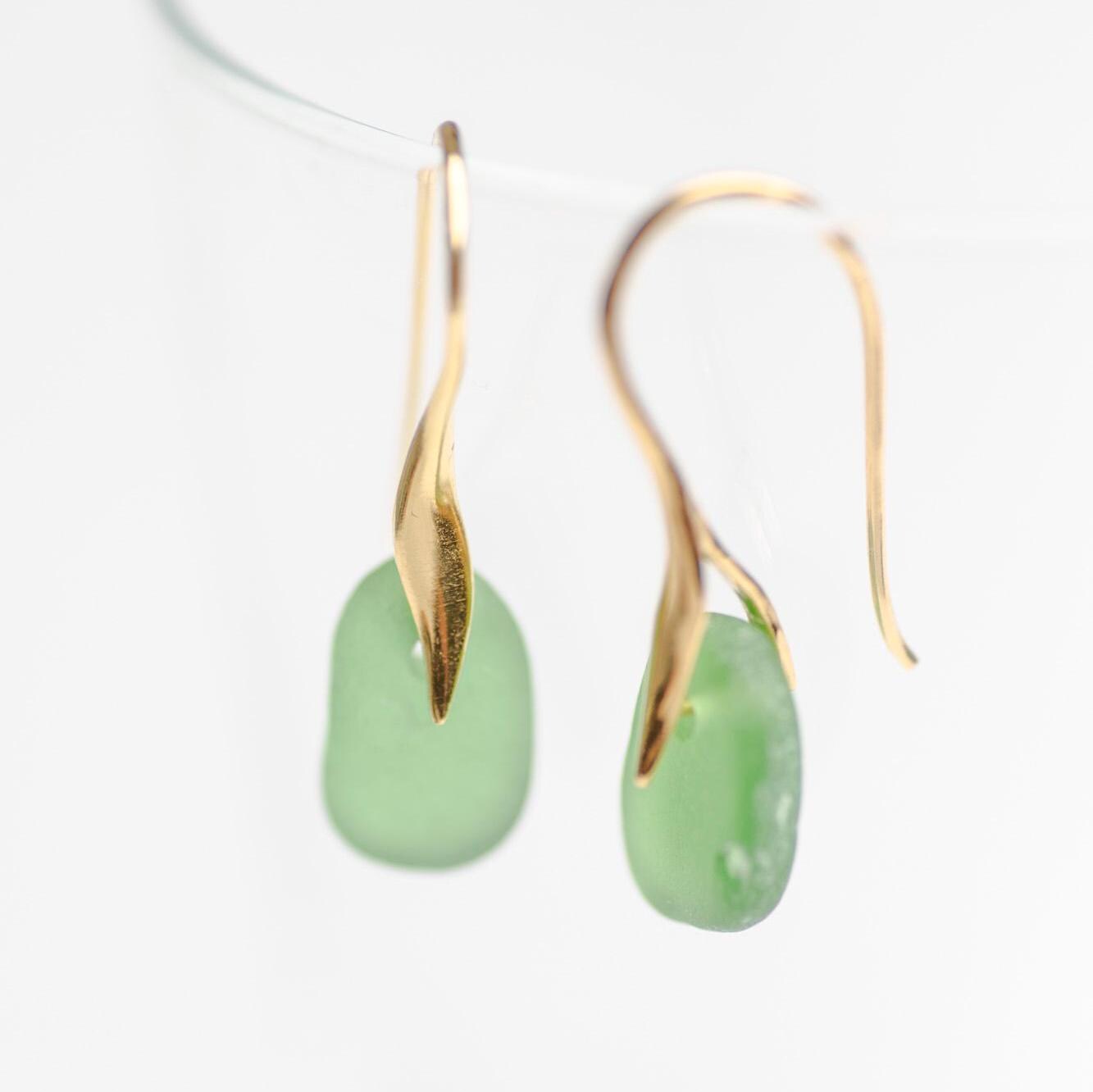 Seeglas Ohrhänger in Grün von BobineStudio