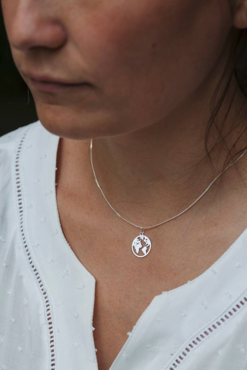 Weltkarte Halskette Aus 925 Sterling Silber von BobineStudio