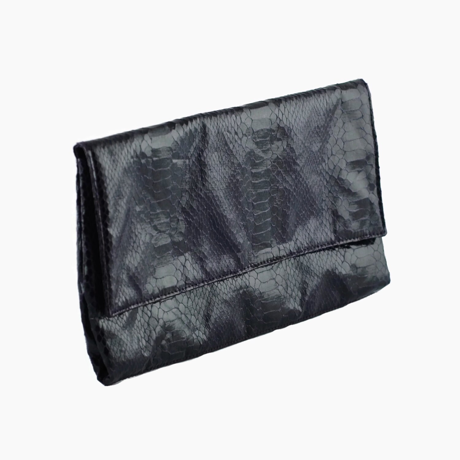 Große Vintage Saks Fifth Avenue Lila Schlangenleder Umschlag Stil Clutch Abendtasche 1980Er Jahre Große Vintage Saks Fifth Avenue Lila Schlangenleder Umschlag Stil Clutch Abendtasche 1980Er Jahre von BobsBasementTreasure