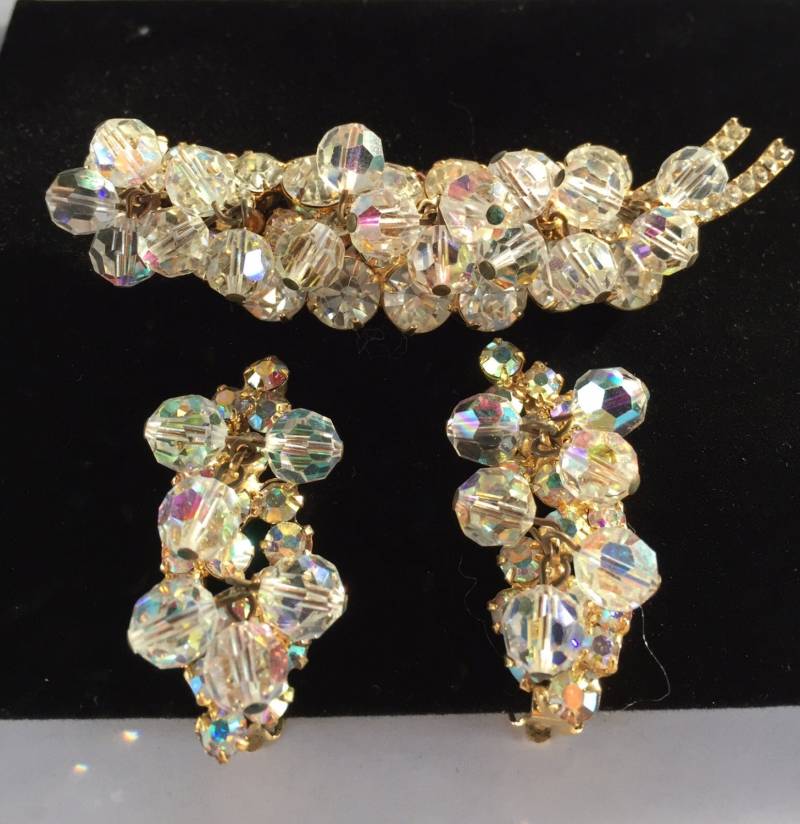 Atemberaubende Seltene D & E Delizza Und Elster Aurora Borealis Strass Baumelnde Kristall Pin Brosche Ohrclips Atemberaubende Seltene D & E Delizza Und Elster Aurora Borealis Strass Baumelnde Kristall Pin Brosche Ohrclips von BodhisJunque