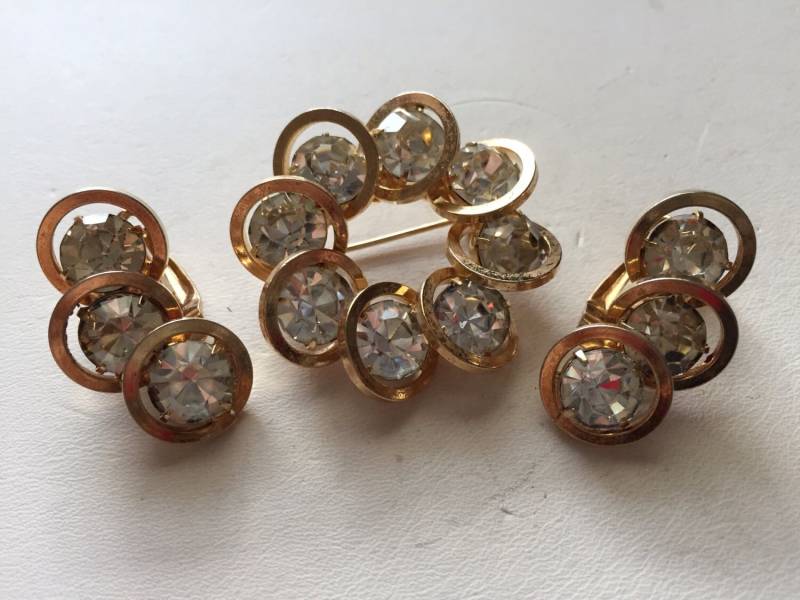 Vintage Retro Funkelnde Klare Strass Kreis Pin Brosche Ohrclips Set Judy Lee Vintage Retro Funkelnde Klare Strass Kreis Pin Brosche Ohrclips Set Judy Lee von BodhisJunque