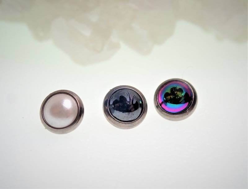 14G Titan Perlglanz Schraubverschluss Mit Innengewinde | Dermal, Bauch, Industrie, 14G von BodyClickers