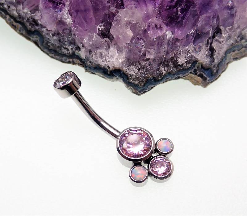 14G Titanium White Fire Opal & Rose Pink Swarovski Kristall-Bauchring 14G Titanium White Fire Opal & Rose Pink Swarovski Kristall-Bauchring von BodyClickers