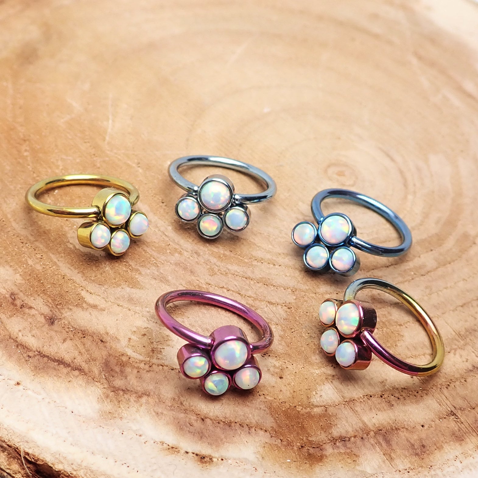 16G Implanat Titan Opal Ring Cbr - Bcr Paw Design, Daith, Helix, Cartlidge, Septum Sale Halt von BodyClickers