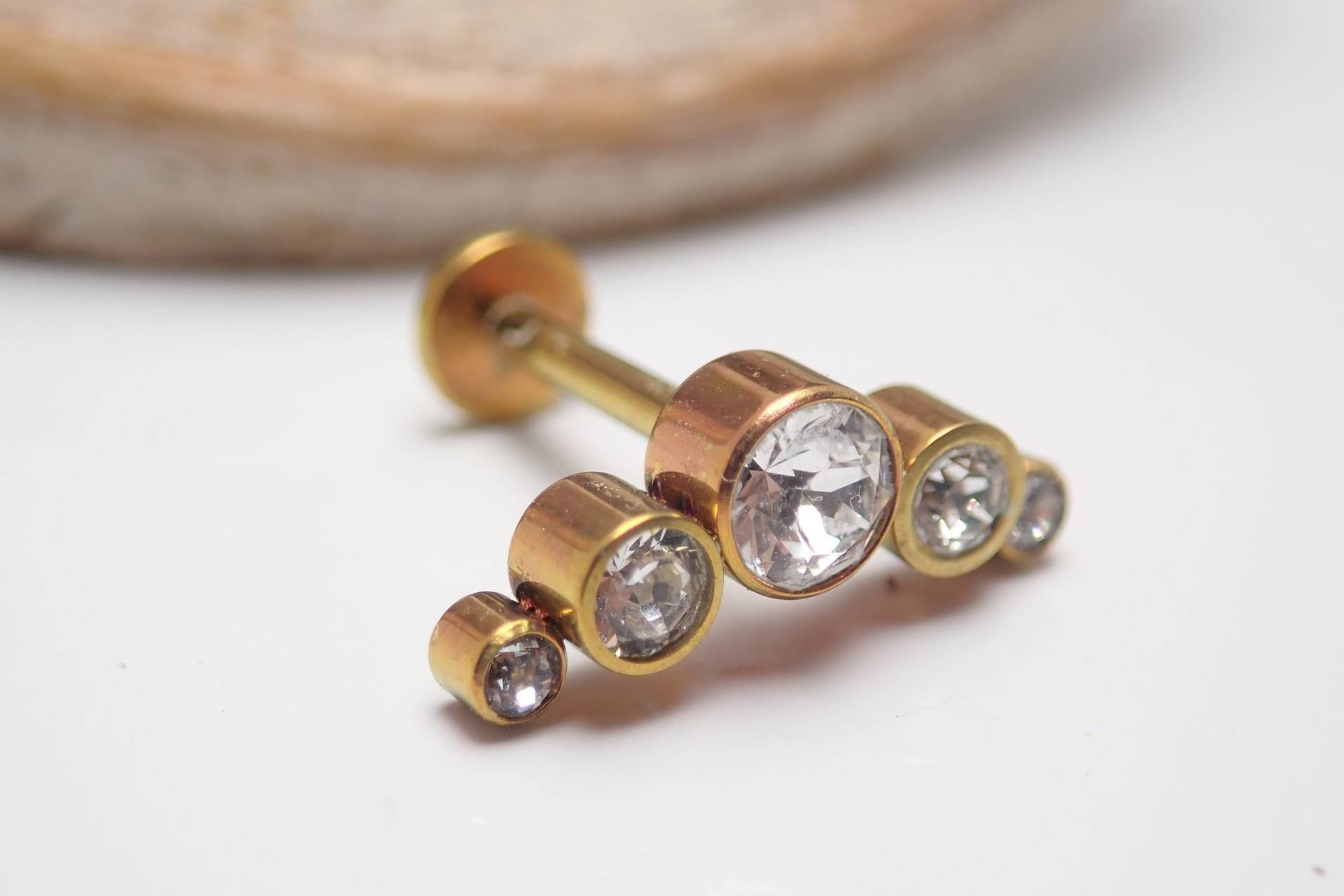Rose-Gold-Eloxiertes Klares Cz Cluster Titan Flatback Piercing 18G, 16G, 14G von BodyClickers