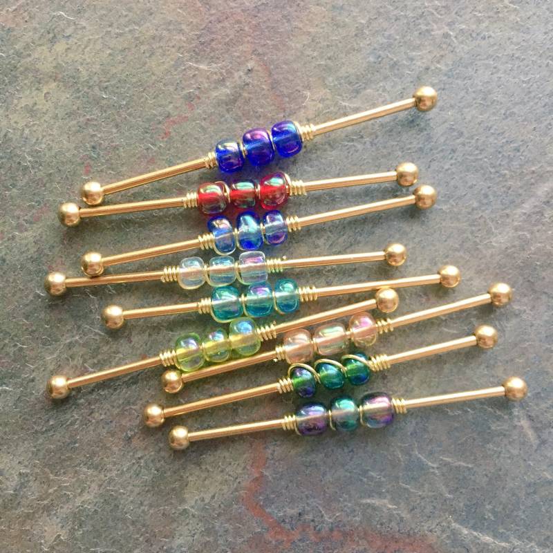 16G Irisierender Draht-Gewickelter Industrie Stab, Edelstahl 316L Chirurgenstahl, Silber Gold Schwarz Barbell, Oberer Ohrknorpel Piercing Schmuck 16G Irisierender Draht-Gewickelter Industrie Stab, Edelstahl 316L Chirurgenstahl, Silber Gold Schwarz Barbell, Oberer Ohrknorpel Piercing Schmuck von BodyJewelryEnvy
