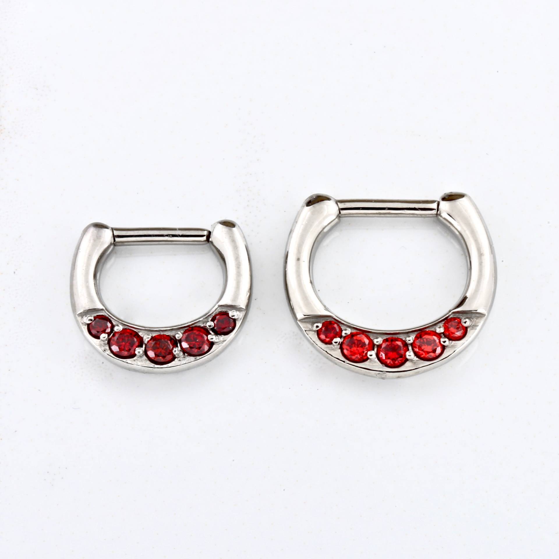 Rote Swarovski Cz Septum Clicker, Chirurgenstahl 316L | 16G, 6 Mm Oder 8 Mm von BodyJewelsCreations