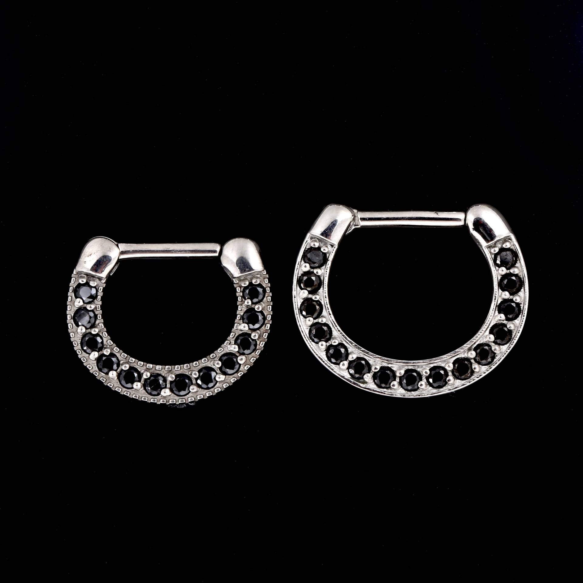 Septum Clicker Aus Chirurgenstahl, Schwarze Swarovski Cz, 16G von BodyJewelsCreations