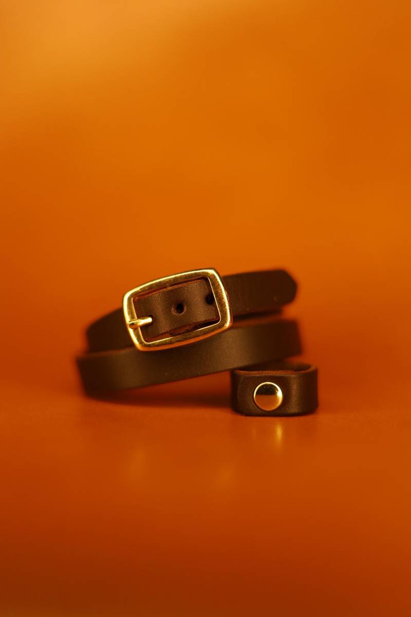 Moderner Lederring Und Armband von Bodyleathercraft