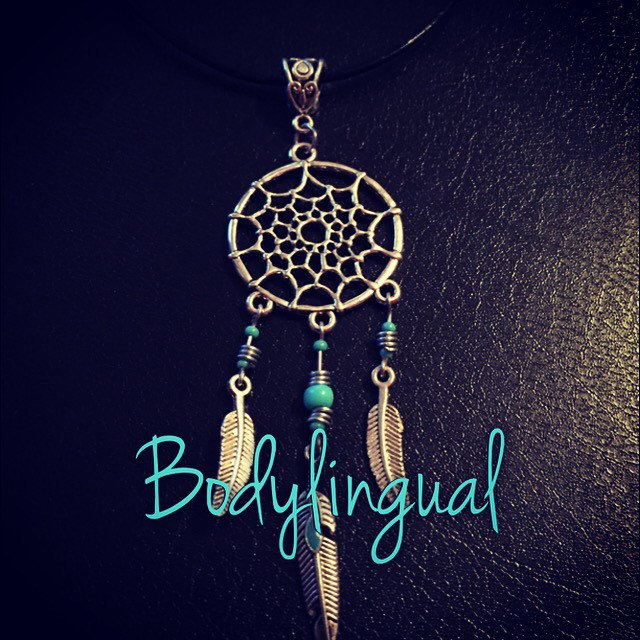 Tibetsilber Charm An Lederband Halskette Tibetsilber Charm An Lederband Halskette von Bodylingual