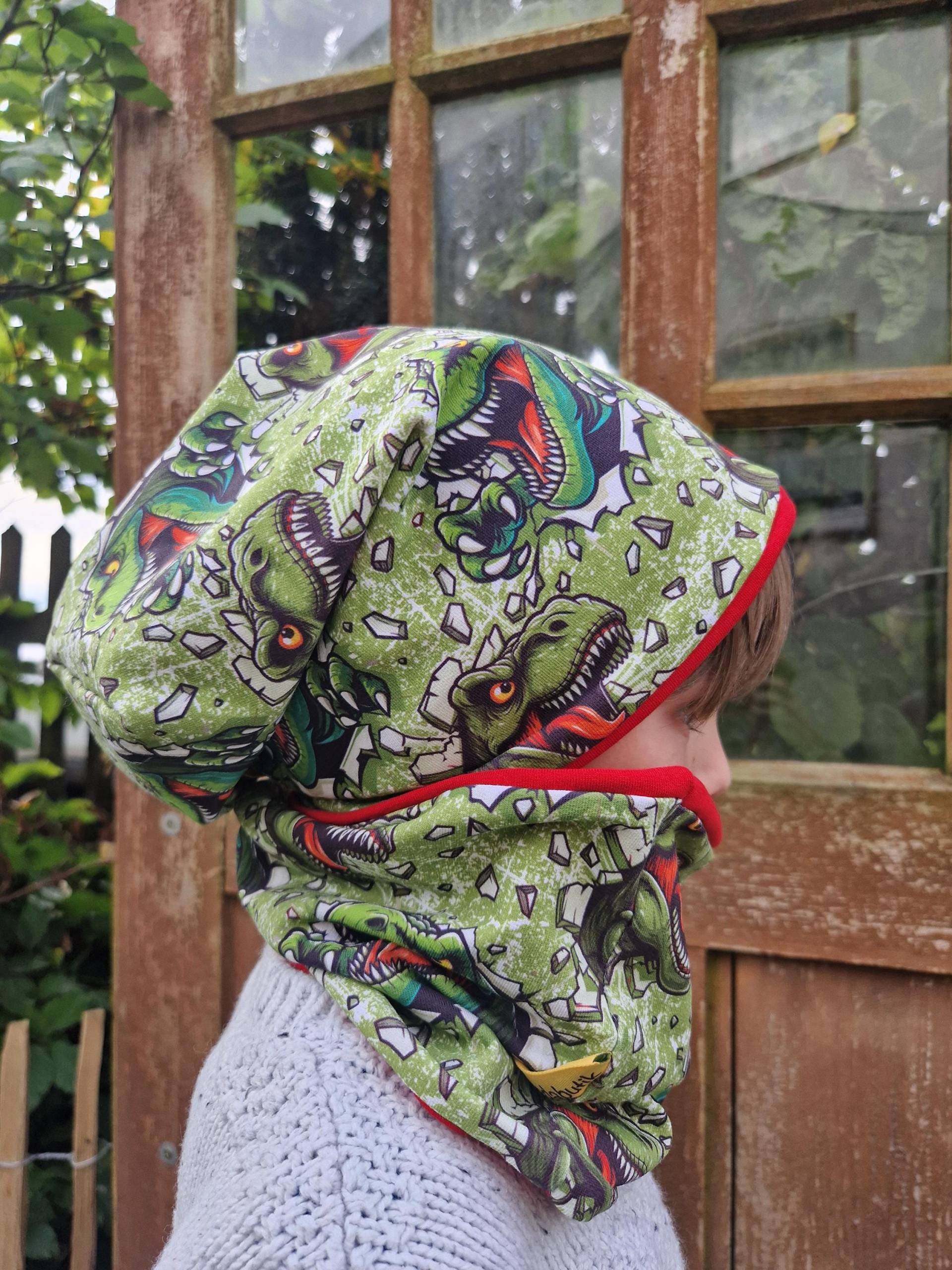 Beanie & Loop Im Set "Dinosaurier Rex" Beanie & Loop Im Set "Dinosaurier Rex" von Boedabutik
