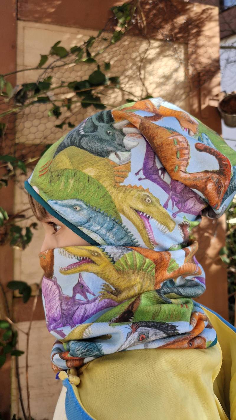 Beanie & Loop Im Set "Lillestoff Dinosaurier" von Boedabutik