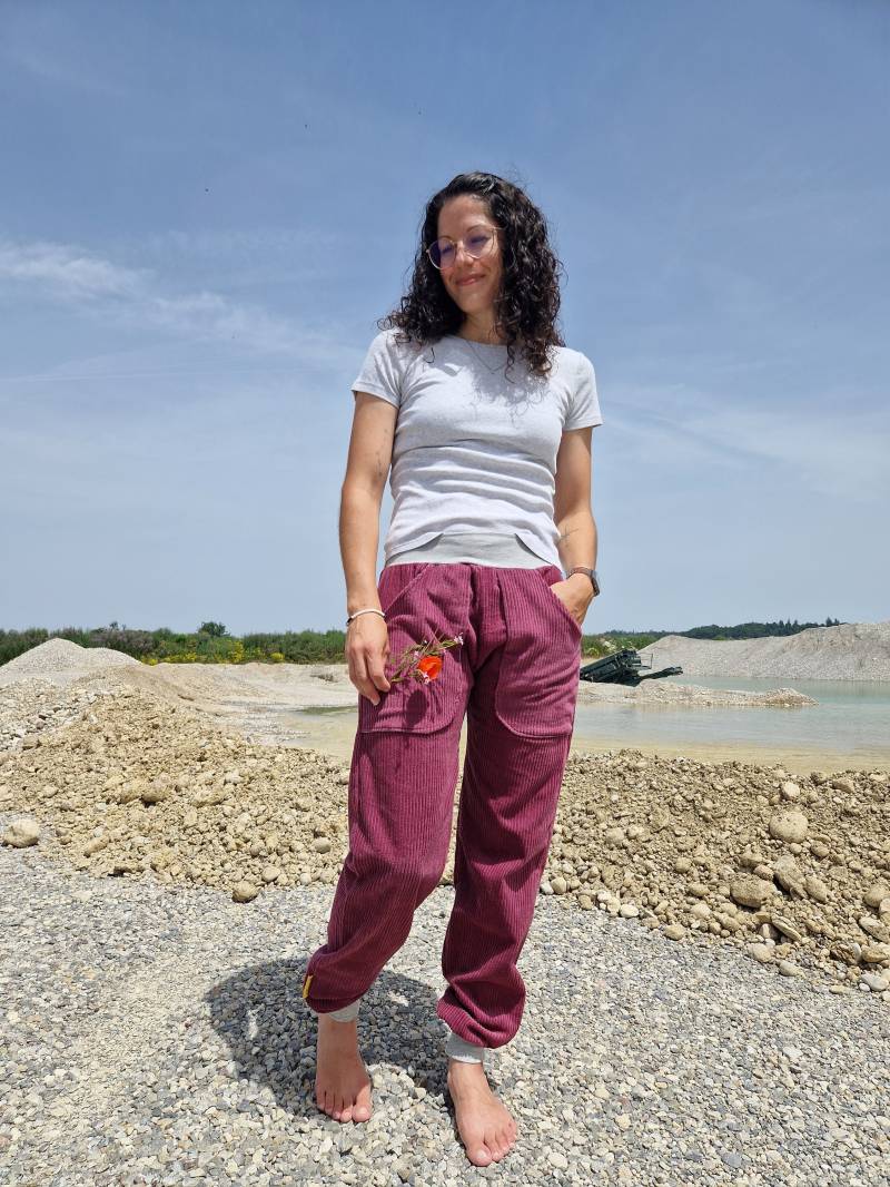 Cordhose Damen, Breitcord, Beere von Boedabutik